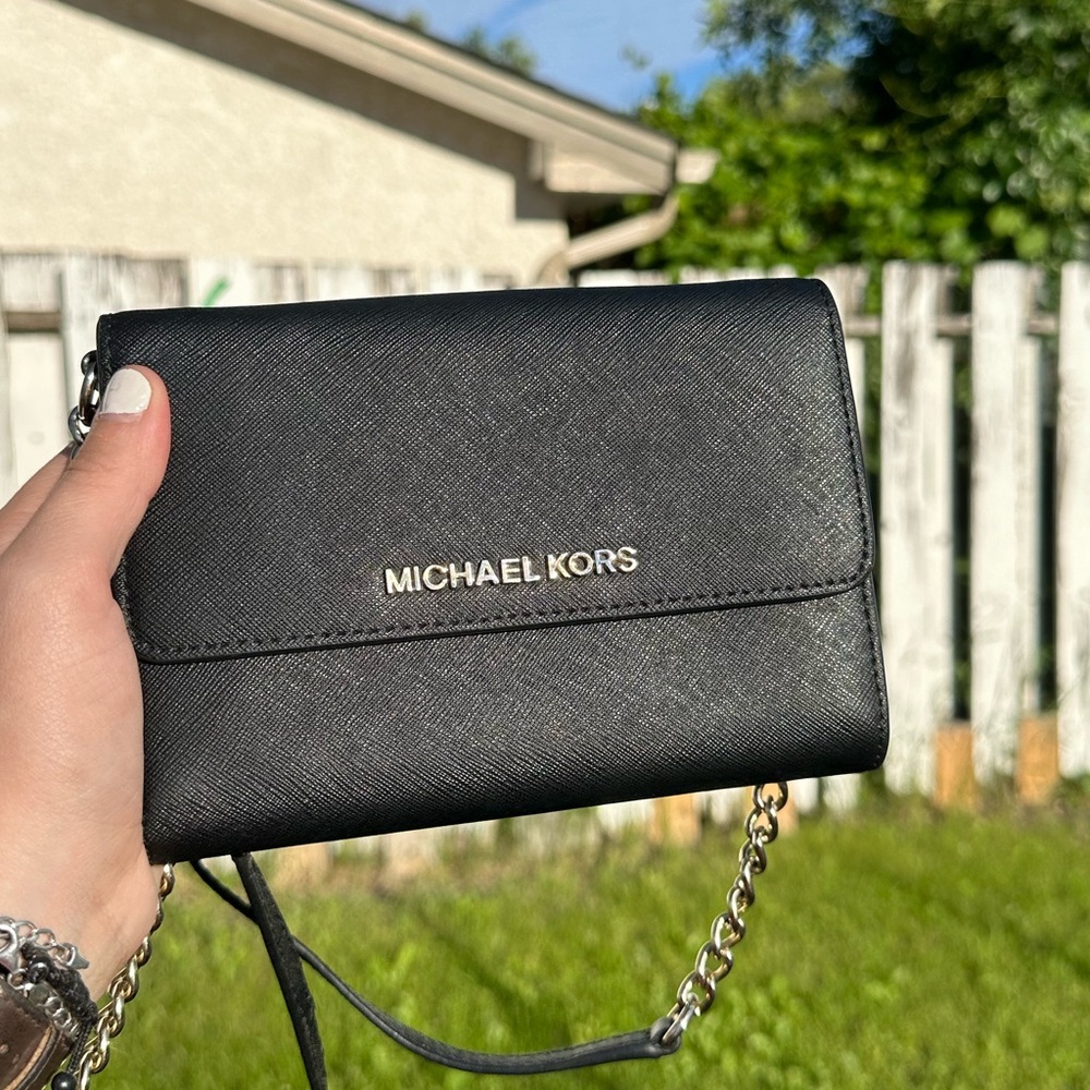 Michael Kors Small Saffiano Leather Crossbody Jet Set Travel Wallet